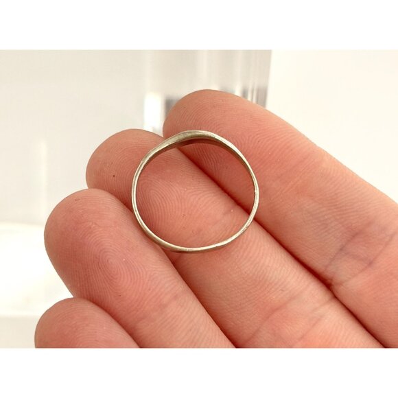 Dainty Black Enameled Cocktail 925 Sterling Silver Vintage Ring - sz 7.75 - Picture 6 of 13